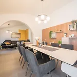 Vikendica Sunset Garden With Private Pool *