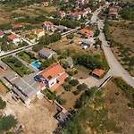 Vikendica Sunset Garden With Private Pool