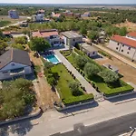 Vikendica Sunset Garden With Private Pool Vrsi