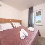 Sunset Garden With Private Pool Vikendica *