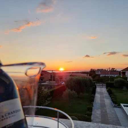 Sunset Garden With Private Pool بيت للعطل *