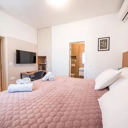 Sunset Garden Villa With Private Pool Tatil Evi
