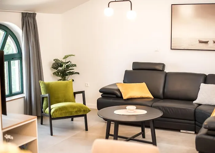 Sunset Garden Villa With Private Pool 度假居 沃希