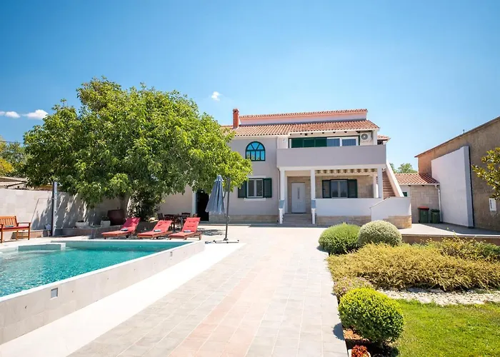 Sunset Garden Villa With Private Pool Tatil Evi *