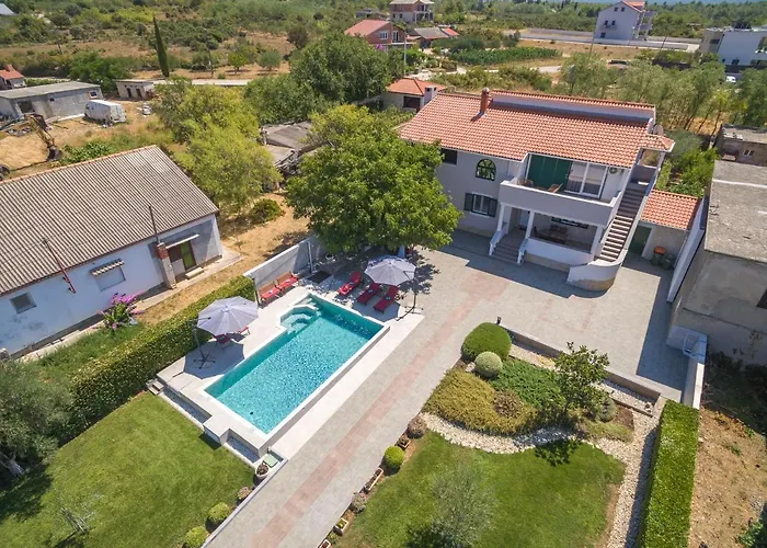 Sunset Garden Villa With Private Pool *