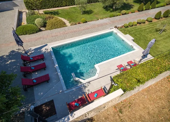 Sunset Garden Villa With Private Pool