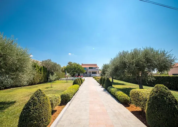 Sunset Garden Villa With Private Pool Tatil Evi