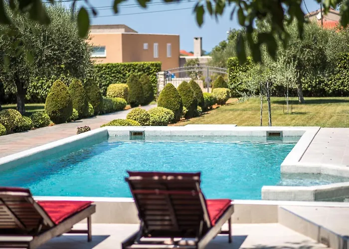 Sunset Garden Villa With Private Pool Tatil Evi Vrsi
