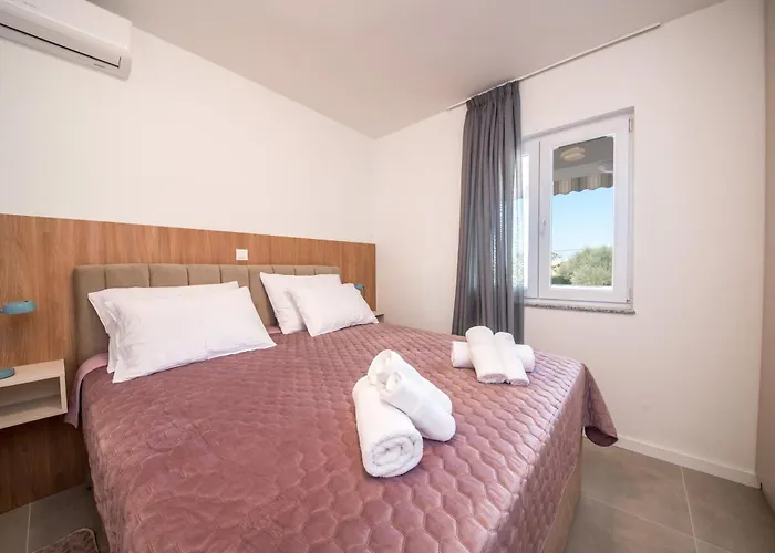 Sunset Garden Villa With Private Pool Tatil Evi *