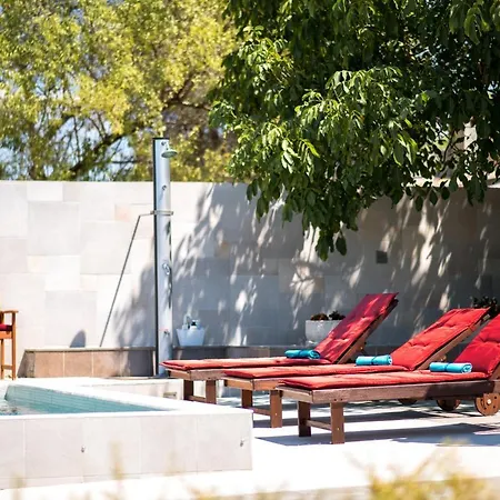 Sunset Garden With Private Pool Vrsi