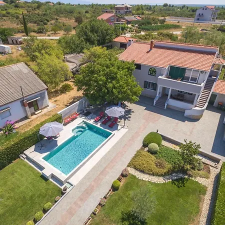 Sunset Garden With Private Pool *