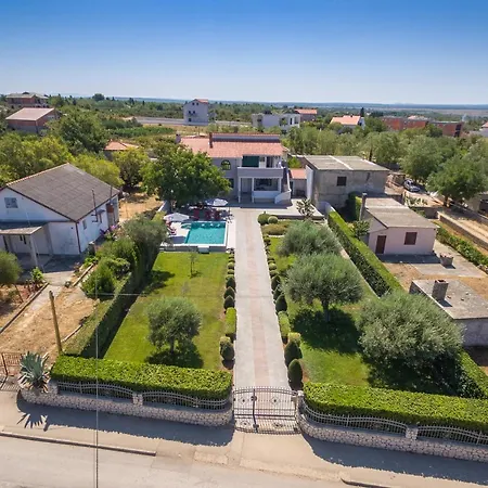 Sunset Garden With Private Pool Vrsi